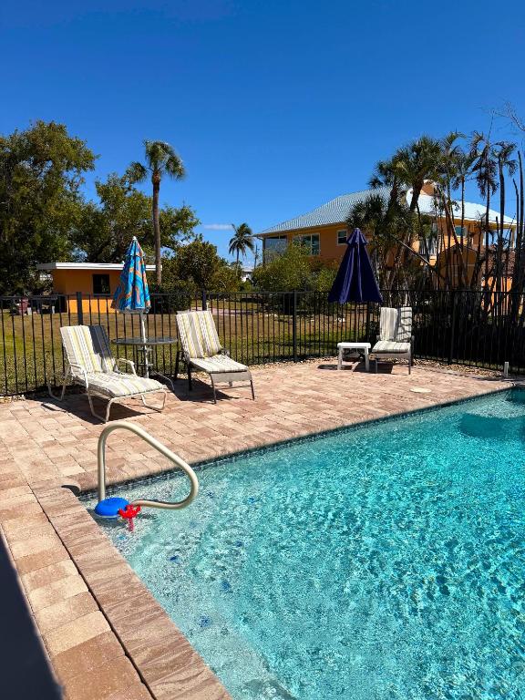 Driftwood Getaway Vacation home - Bed and Breakfast Fort Myers Beach
