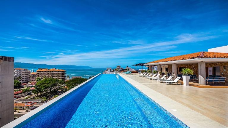 Penthouse Oceanview 1 block Malecon bars shops ZR - Ferienwohnung Puerto Vallarta