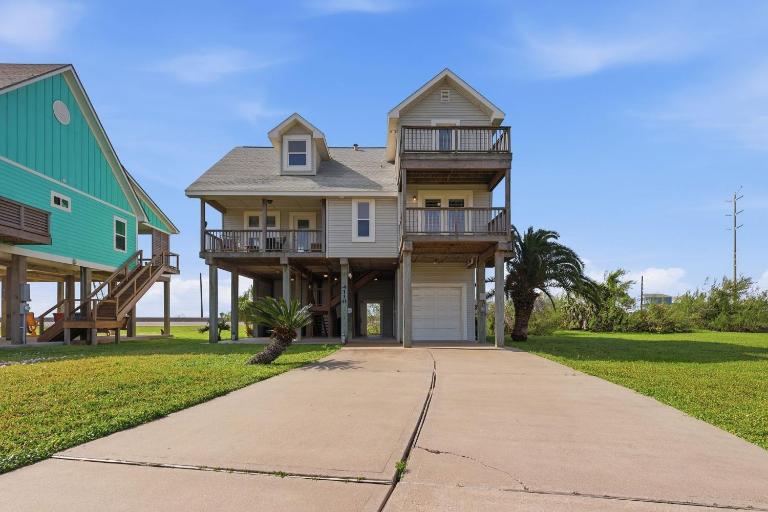 Serene Coastal Escape with Gulf Views home - Bed and Breakfast Galveston