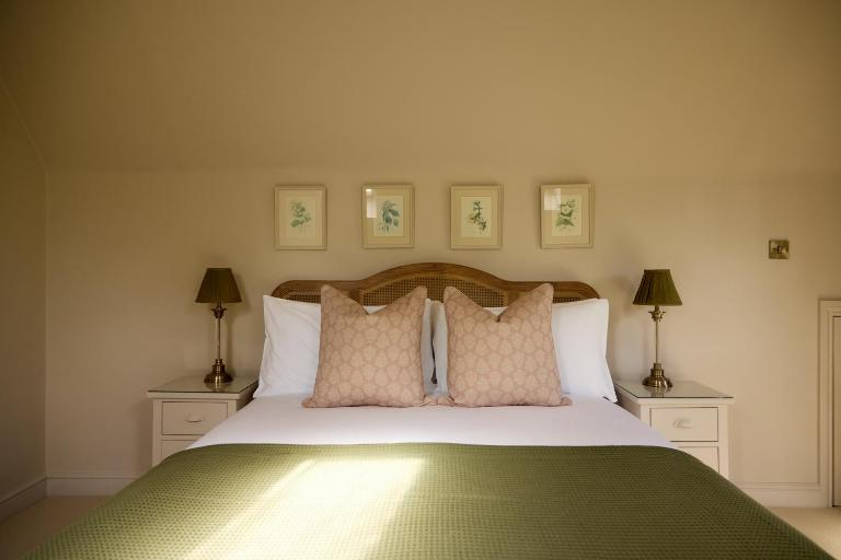 Great Ashley Farm Shepherds Huts and Cottage - Chambres d'hôtes Bradford-on-Avon