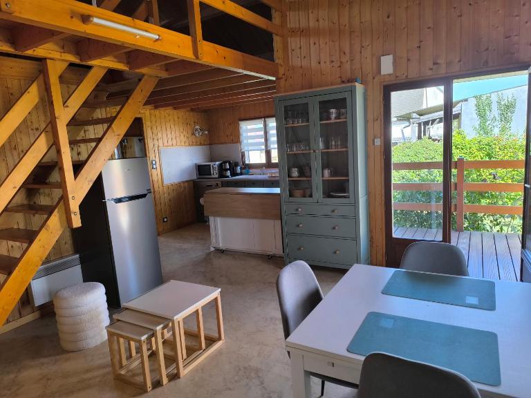 Chalet proche Circuit des 24h du Mans dans un grand jardin - Bed and Breakfast Moncé-en-Belin