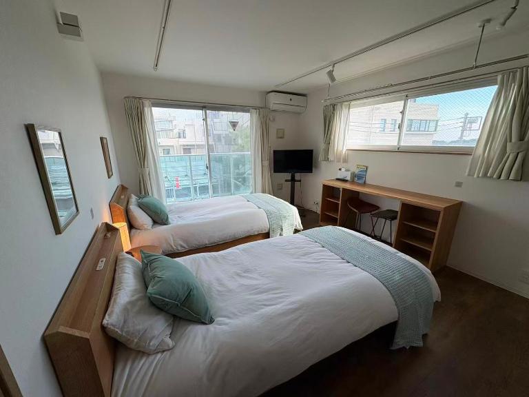 401 湘南の海を満喫 駅近 ビーチ徒歩圏 専用バスルーム付ツインルーム - Ferienwohnung Fujisawa