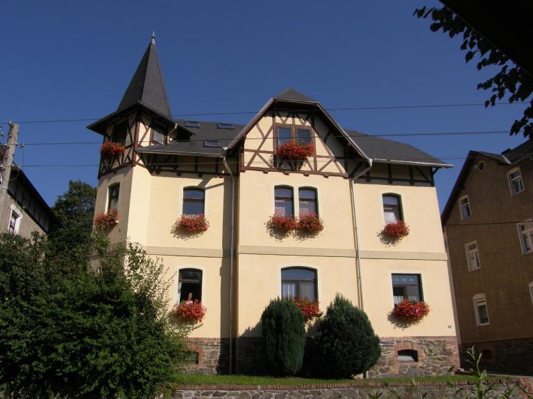 Ferienwohnung Mone - Wohlfühlen am Thüringe Meer - B&B Ziegenrück