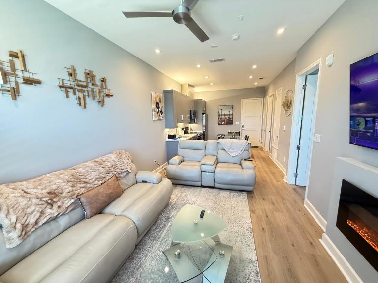 Cozy Luxury Modern Apartment Downtown Dallas Farmers Market - B&B Dallas
