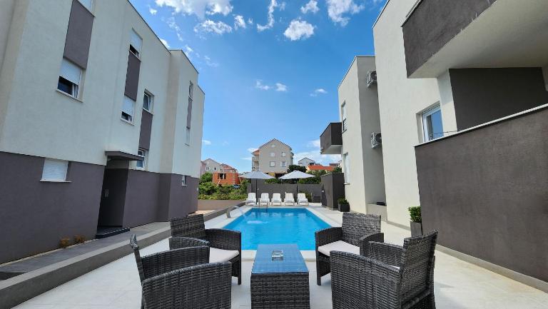 The Sands - Luxury Residences With Pool 6S1SP - B&B Novalja
