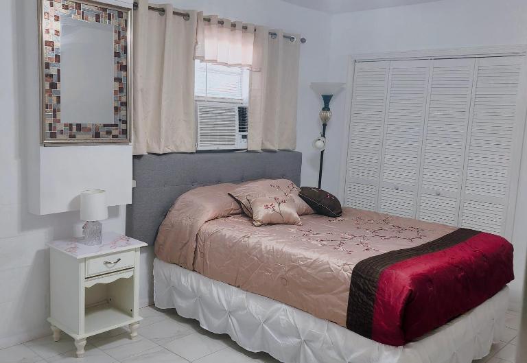 Room in a peaceful Family Home - B&B Spring Hill