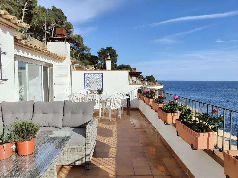 Tamariu Platja · Unforgetable Terrace ACWifi - B&B Tamariu