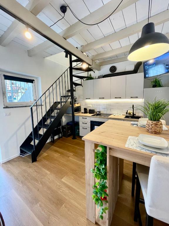 Bnbook Suite Leonardo - Bed and Breakfast Sesto Calende