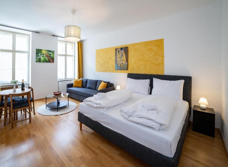 Sunny & Calm Apartment with Free Parking - Chambres d'hôtes Vienne