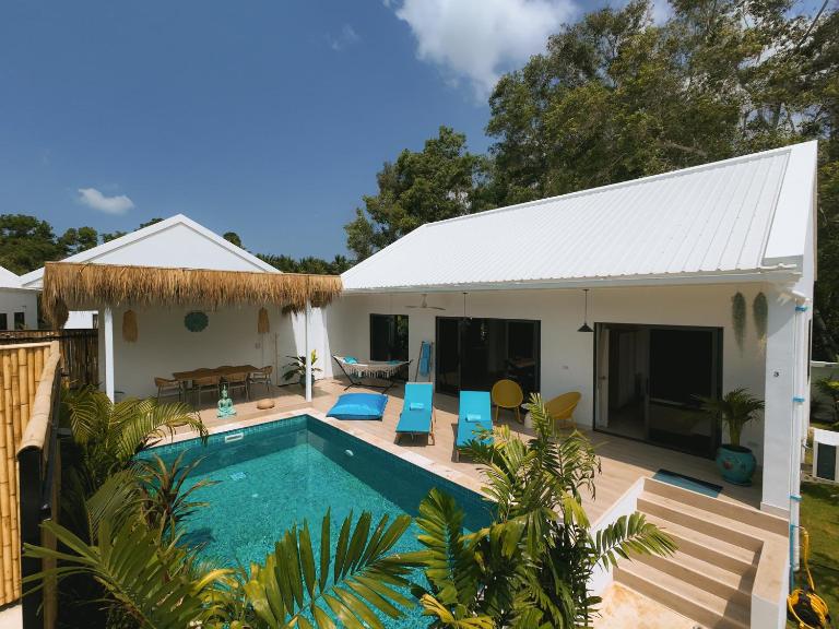 Sunny Bamboo Villa - quiet 3 bedroom villa - B&B Ban Maduea Wan