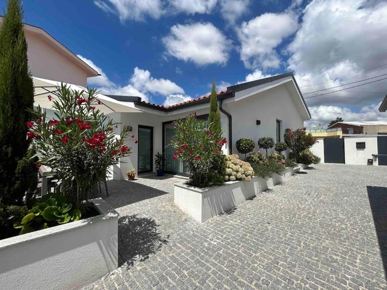 Villa Boucinha - Alfena - 15km Porto - Chambres d'hôtes Alfena