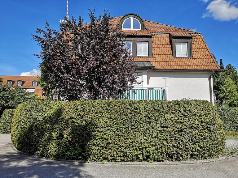 Ruhige, helle Gartenwohnung, 3 Minuten zur Bahn, 40 Minuten zum Oktoberfest, 65 qm - B&B Markt Schwaben