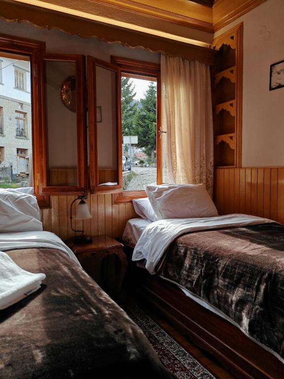 MetsoVillas Traditional Suite 4 - Στην Καρδιά του Μετσόβου - B&B Metsovo