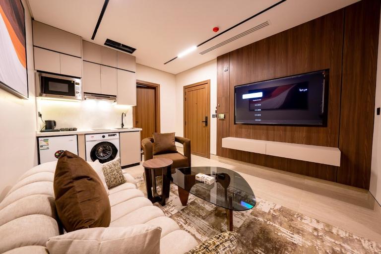 Amara Blvd 1BR Balcony Cozy Living Room - B&B Riyadh