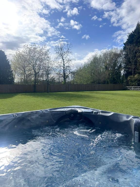 Marzion House with Hot Tub - B&B Tattershall Thorpe