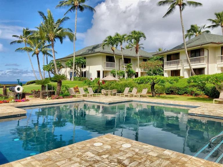 Poipu Kapili 35 Stylish Retreat with Superb Pool & Walk to Beach - B&B Koloa