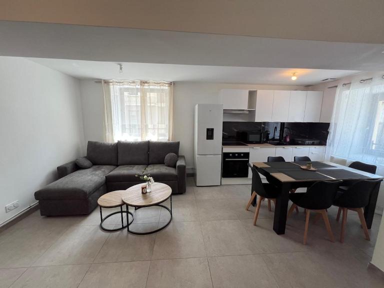 Appartement T3 , parking et Wi-Fi - B&B La Boisse