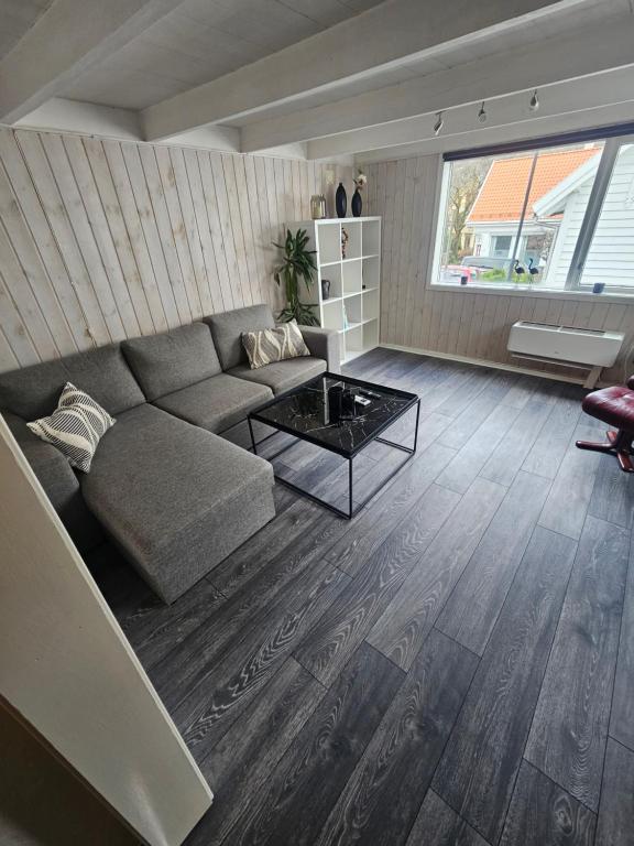 Koselig enebolig i Sentrum - B&B Egersund