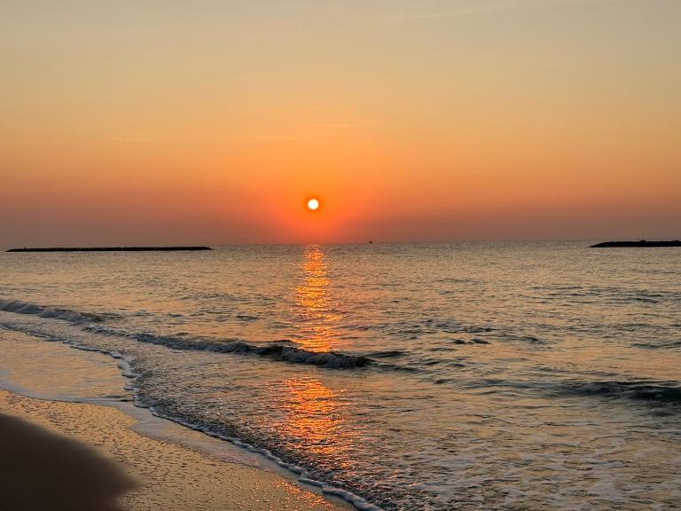 Wind Haus Beachfront Villa - Bed and Breakfast Ban Hat Chao Samran Nok