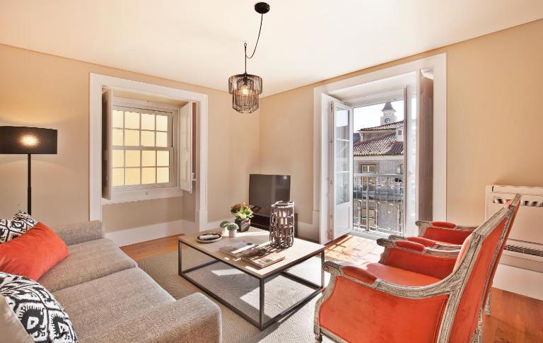 Lisbon Five Stars Apartments Bica - Bed and Breakfast Lissabon