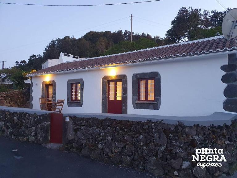 Charming Country House by Ponta Negra Azores - B&B Altares