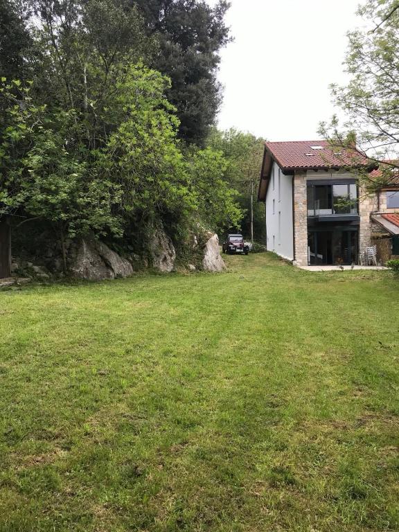 Casa con jardin en Solares - B&B Solares