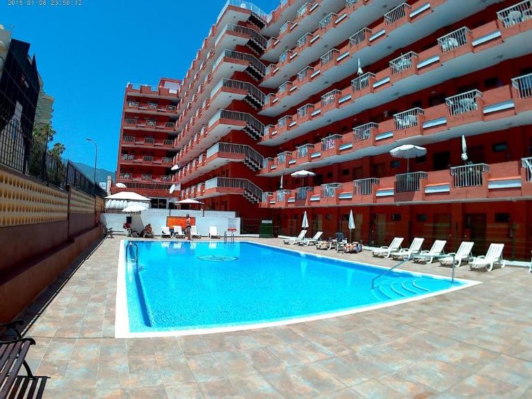 Studio with balcony and pool in Playa Jardin! - B&B Puerto de la Cruz