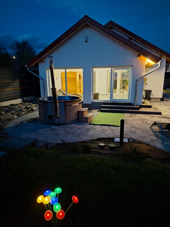 Napsugár Wellness Apartman - Bed and Breakfast Újudvar