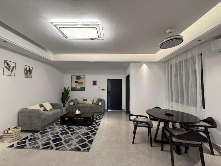 Appartement 3P lumineux beau zone4 - Ferienwohnung Abidjan