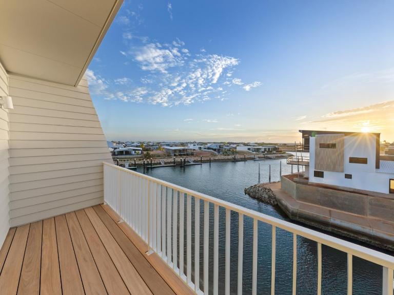Ocean Breeze - 3x2 on the canal - B&B Exmouth