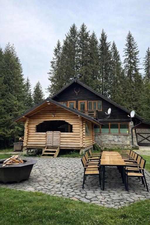 Cabana Laptici - statiunea Pestera-Padina, Bucegi - B&B Moroeni