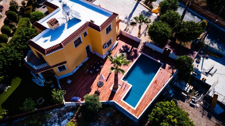 Casa Alba Modern Boho Villa with private Pool near to Sea, Paphos - Chambres d'hôtes Pégeia