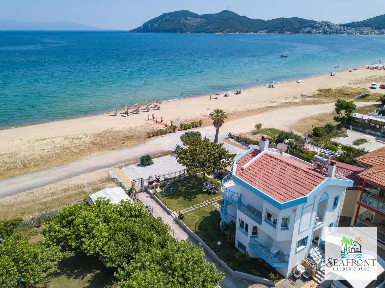 SeafrontGardenHouse Villa - B&B Irakleitsa