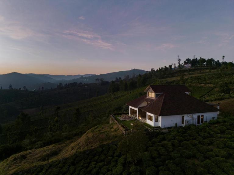 House of Joy - A LuxUnlock Private Villa - B&B Ooty