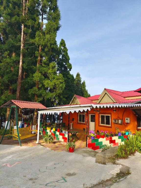Whispering Pines Farmstay - B&B Lava