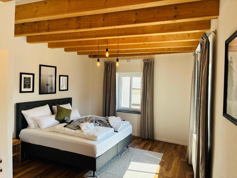 Moselquartier "Winzer-Residenz" exklusive Maisonette `moderne Küche` 2 Balkone` Boxspringbetten - Ferienwohnung Piesport