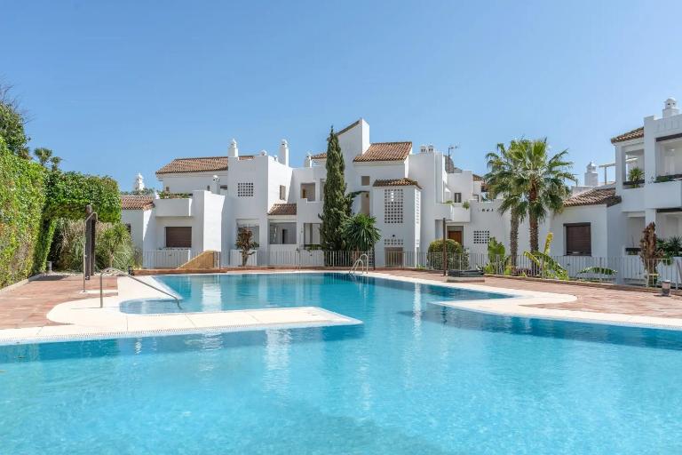 Spacious 6-bed Apartment in Marina de la Alcaidesa - B&B Alcaidesa