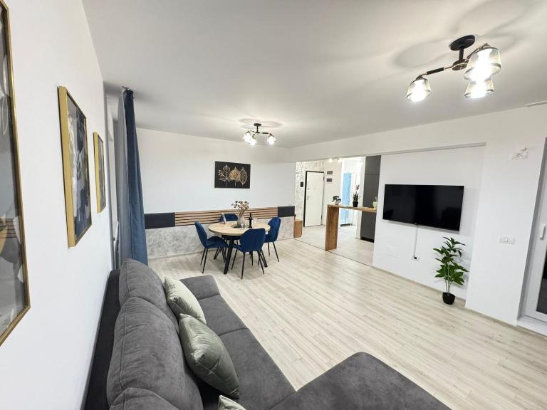 HighStay Brasov Accommodation by Glam Apartments - Parking Option - B&B Braşov