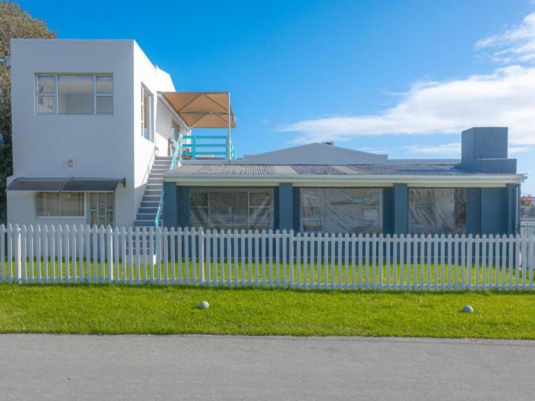 Disa 5 Flat 2 Downstairs - B&B Struisbaai