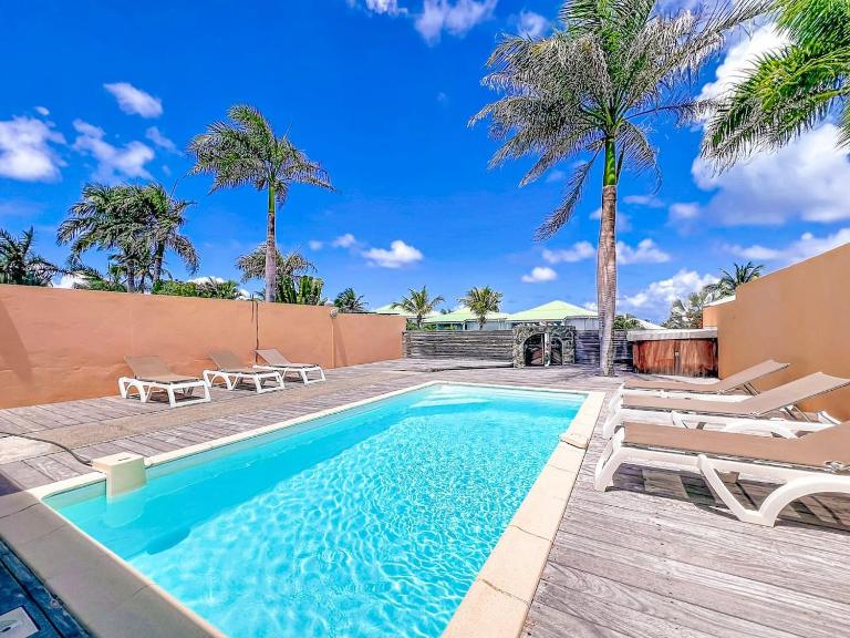 Villa Natica · Pool · Prime Location - Ferienwohnung Orient Bay