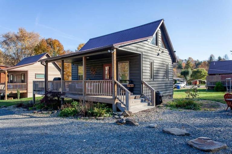 Cozy Cub at Deep Creek - B&B Bryson City