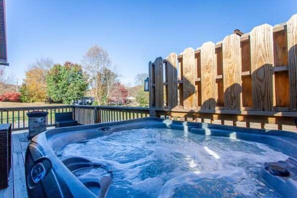 Cozy Cub at Deep Creek - B&B Bryson City