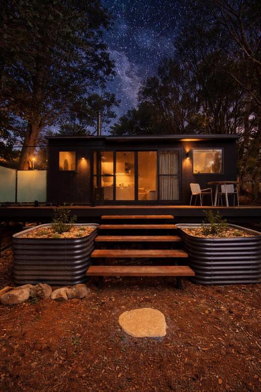 The Flower Sanctuary Tiny Home - Chambres d'hôtes Springbrook