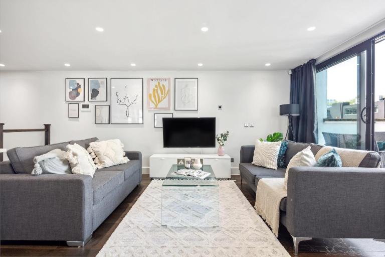 BnBNova - 3BR 2BA Penthouse with Terrace - B&B Londres