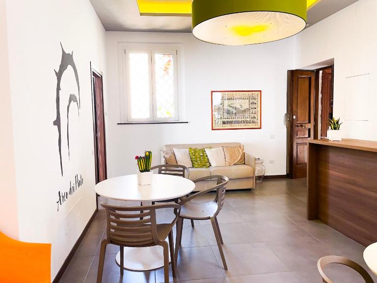 Arco dei Pinto II - B&B Salerno