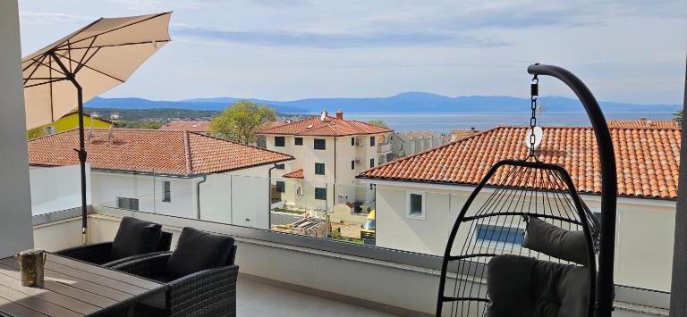 Penthouse Luna Panorama View - Ferienwohnung Malinska