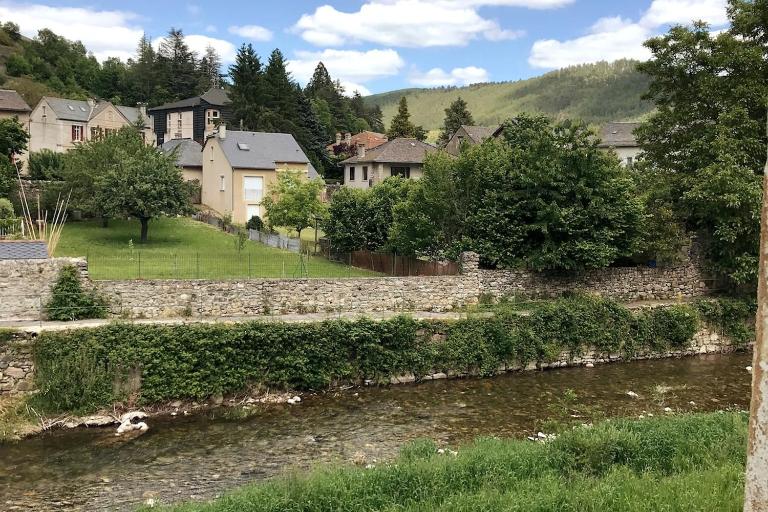 Joli appartement avec vue sur la rivière - B&B Meyrueis