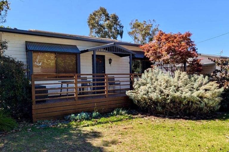Lakeview Cabin at Lake Hume - B&B Legume