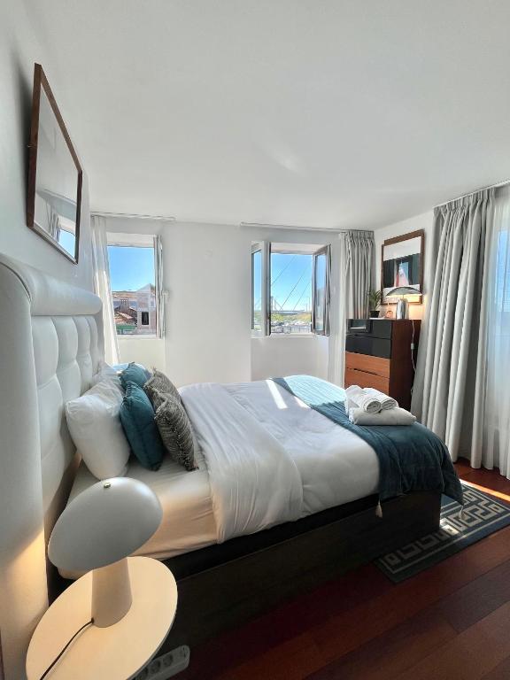 Emblematic View - Aveiro City Centre - B&B Aveiro