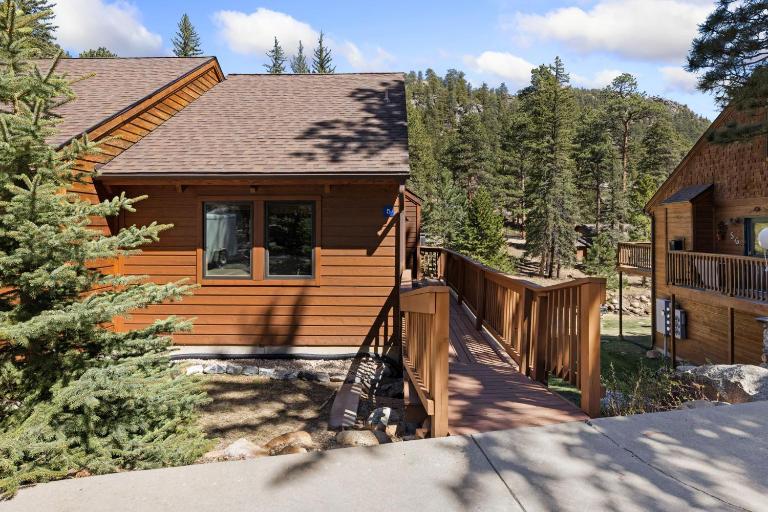 Creekside Suites 05 by Estes Park Condos - B&B Estes Park